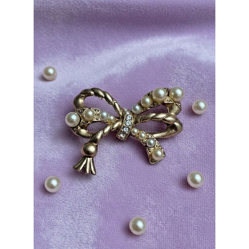 Vintage Bow Brooch 2” Gold Tone Faux Pearl & Rhinestone Ribbon Pin